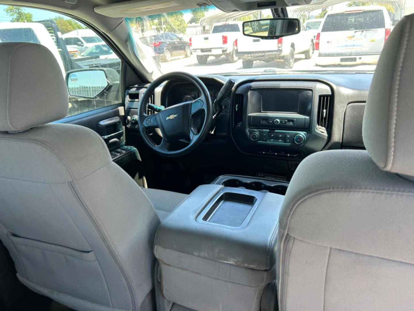 2018 Black Chevrolet Silverado 1500 Custom Crew Cab 2WD (3GCPCPEH3JG) with an 4.3L V6 engine, 6A transmission, located at 1687 Business 35 S, New Braunfels, TX, 78130, (830) 625-7159, 29.655487, -98.051491 - Photo#10